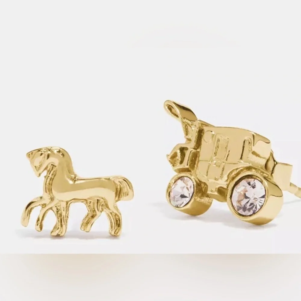 Coach pave gold plated‎ Horse And Carriage CZ crystal Stud Earrings new - Picture 2 of 4